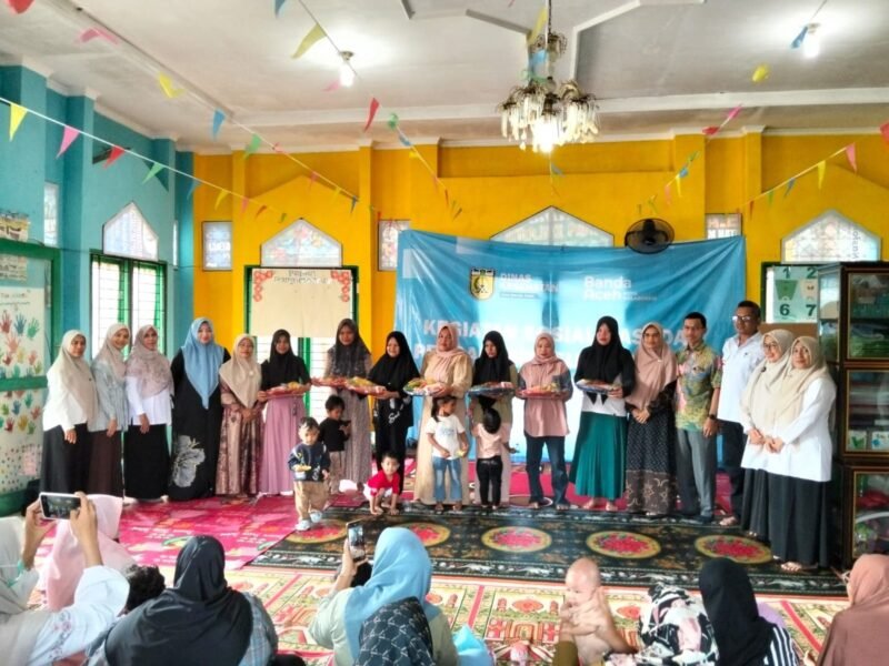 Dinkes Kota Banda Aceh via Program Promosi Kesehatan dan Pemberdayaan Masyarakat gelar sosialisasi dan pengadaan asupan nutrisi anak di Gampong Lamdingin Kuta Alam, Rabu 16/9/2026.