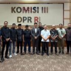 Tokoh masyarakat Beutong Ateuh Banggalang Nagan Raya bawa petisi dukungan investasi yang diklaim diteken 1.115 warga atau 76,2% penduduk ke Komisi III DPR RI di Senayan Jakarta