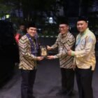 Wakil Gubernur Aceh, Fadhlullah, S.E. (Dek Fadh), memberikan arahan dan motivasi saat silaturahmi bersama kafilah Aceh MTQ Nasional XXXI di Hotel Ibis Styles Semarang, Jawa Tengah, Sabtu (19/9/2026).