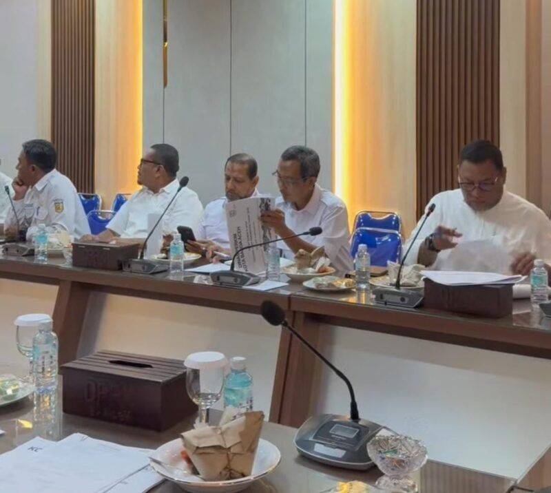Komisi III DPRK Banda Aceh gelar rapat maraton bahas Rancangan Qanun Perubahan APBK 2026 bersama mitra kerja strategis Jumat 19 September 2026 untuk kawal realokasi agar pro rakyat dan penataan kota berkelanjutan.