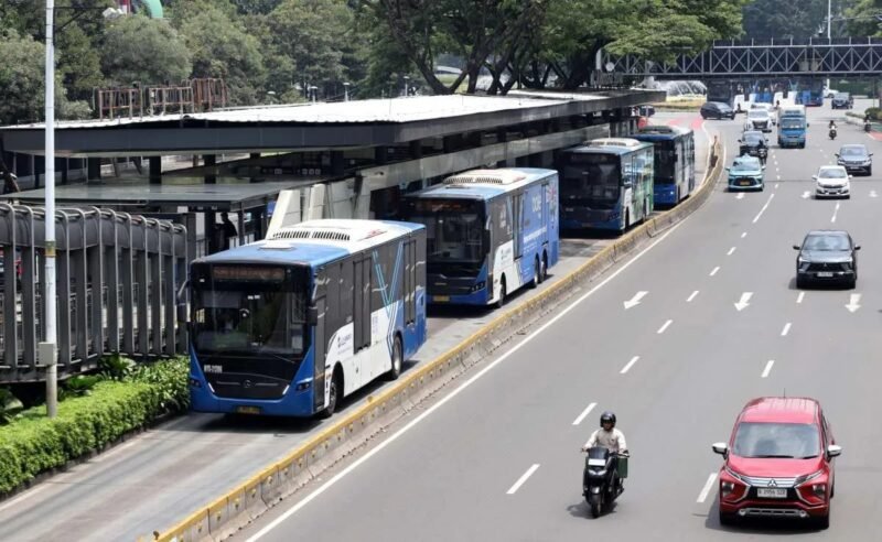 Persaingan FDI di ASEAN makin ketat, Indonesia tertinggal di semester I-2026 dengan US$ 28,45 miliar, kalah dari Singapura US$ 86,2 miliar, Thailand US$ 40,5 miliar, Vietnam US$ 34,65 miliar dan Malaysia US$ 30,2 miliar. 