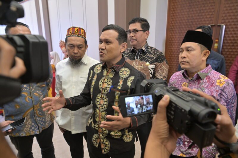 Wagub Aceh Fadhlullah Dek Fadh hadiri Kick-Off Program RBP REDD+ GCF Output 2 Provinsi Aceh Kamis 24/9/2026 di Muraya Hotel Banda Aceh. 