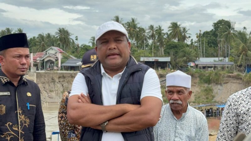 Bupati Bireuen Mukhlis alihkan anggaran pengadaan mobil dinas baru Rp4,1 miliar untuk bangun 41 unit rumah duafa.