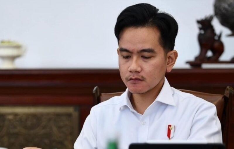 Pengamat politik Adi Prayitno nilai gugatan yang diajukan Profesor Denny Indrayana bersama sejumlah pihak terkait syarat pendidikan Gibran Rakabuming Raka sebagai Wapres merupakan isu politik dan hukum yang menarik untuk diperbincangkan.
