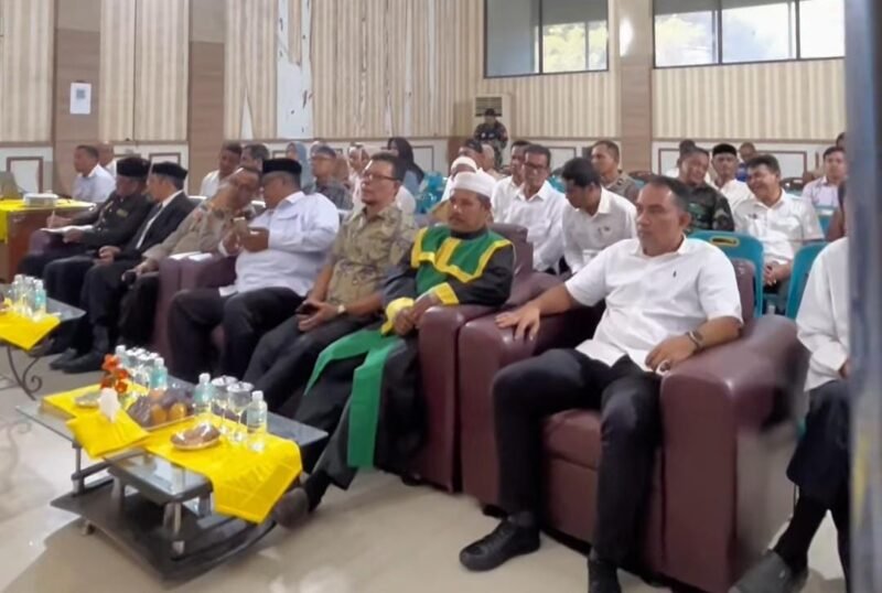 Wakil Ketua II DPRK Banda Aceh Dr Musriadi SPd MPd hadiri pelantikan Imum Mukim Peuteumoeruehom di Kecamatan Ulee Kareng Banda Aceh.