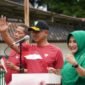Kodam Iskandar Muda (IM) membentangkan Bendera Merah Putih sepanjang 81 meter dalam rangka memperingati HUT ke-81 TNI yang berlangsung di Banda Aceh.