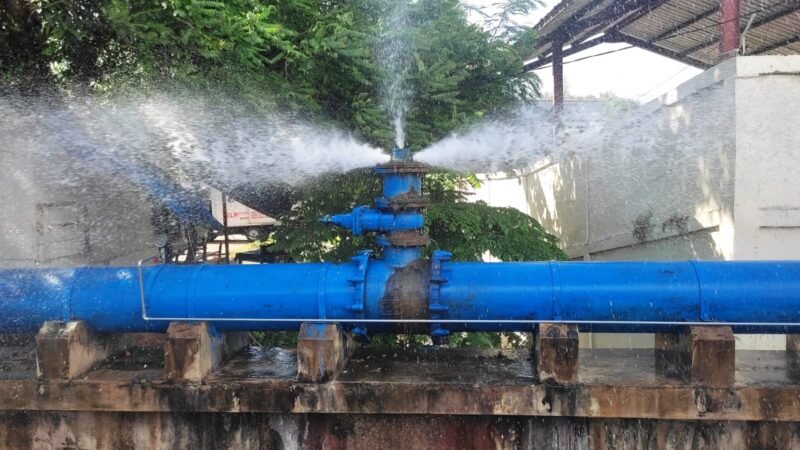 Kestabilan tekanan air bersih hingga ke titik paling ujung merupakan indikator utama keberhasilan pelayanan Perumda Tirta Mountala.