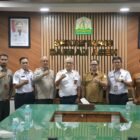 Plt Sekda Aceh Taufik S.T. M.Si. menerima audiensi jajaran BMKG di Ruang Kerja Sekda Aceh Senin 28 September 2026. 