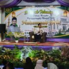 Tgk. Ismail menyampaikan tausiah pada peringatan Maulid Nabi Muhammad SAW 1448 H di Desa Lubok Batee, Ingin Jaya, Aceh Besar, Senin (28/9/2026).