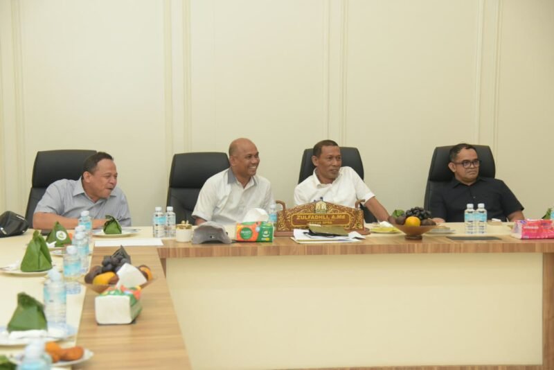 Ketua DPRA Zulfadhli bersama Kajati Aceh T Rahmatsyah bahas penguatan tata kelola pemerintahan dan sinergi penegakan hukum di Aceh.