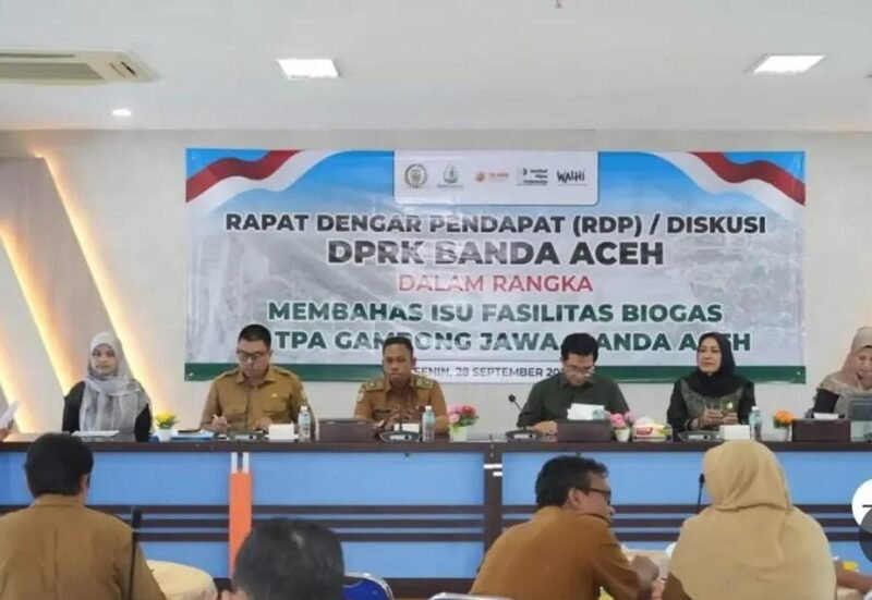 DPRK Banda Aceh gelar Rapat Dengar Pendapat RDP sekaligus diskusi mendalam terkait keberlanjutan operasional fasilitas biogas di Tempat Pemrosesan Akhir TPA Gampong Jawa Senin 28/9/2026.