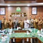 Plt Sekda Aceh Taufik terima audiensi Kepala Administrator Kawasan Ekonomi Khusus KEK Arun Lhokseumawe Direktur PT Patriot Nusantara Aceh dan Direktur Utama PT Pembangunan Aceh PEMA di Ruang Rapat Sekda Aceh Selasa 29/9/2026.