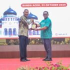 Pj Sekda Aceh Taufik bersama para kepala SKPA dan istri mengikuti Bimtek Keluarga Berintegritas yang digelar oleh KPK RI di Banda Aceh (22/10/2026).