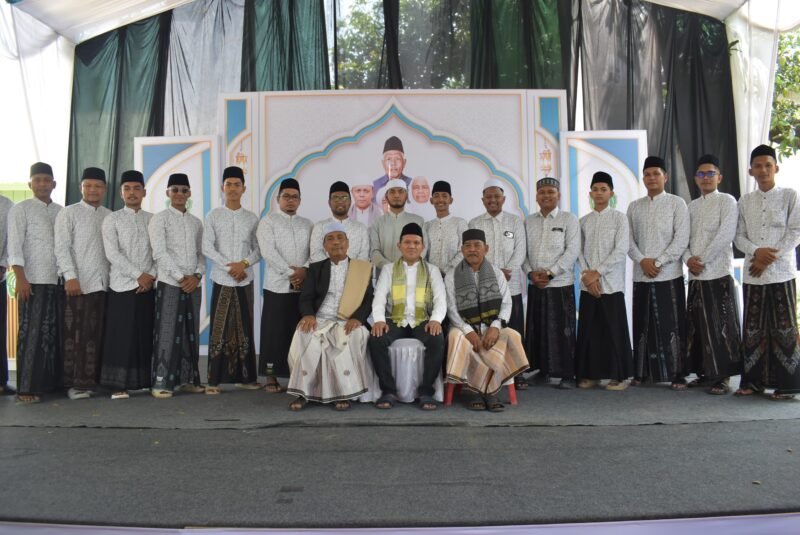 Wakil Gubernur Aceh Fadhlullah SE Dek Fadh hadiri peringatan Haul ke-38 Abu H Abdullah Hanafie atau Abu Tanoh Mirah di Kompleks Dayah Darul Ulum Tanoh Mirah Kecamatan Peusangan Kabupaten Bireuen Kamis 1 Oktober 2026.