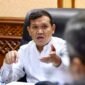 Wagub Aceh Fadhlullah Dek Fadh usulkan penyediaan alat berat skema pinjam pakai bagi kabupaten/kota rawan banjir usulan disampaikan dalam rapat tindak lanjut hasil rakor penanganan dan pengelolaan DAS berlangsung virtual di Ruang Rapat Wagub Aceh Jumat 2/10.