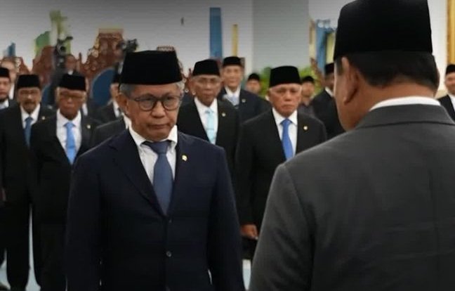 Subianto resmi lantik sejumlah tokoh nasional sebagai Dewan Pertimbangan Presiden Wantimpres di Istana Kepresidenan Jakarta Jumat 2/10/2026.