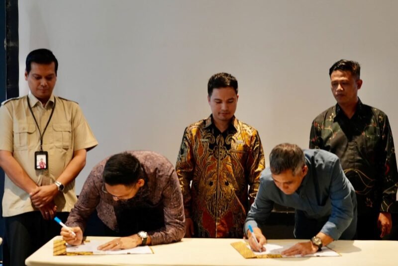 Dua koperasi dan satu BUMD resmi tandatangani Perjanjian Kerja Sama PKS produksi sumur minyak masyarakat bersama KKKS di Wilayah Kerja WK Aceh Jumat 2/10/2026.