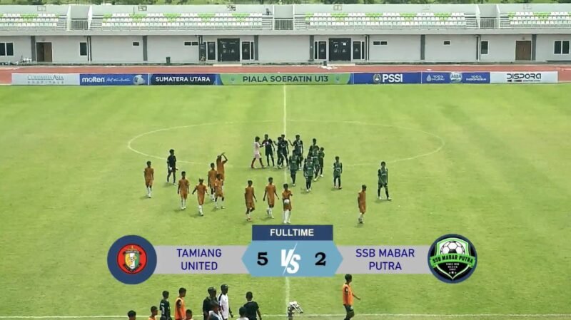 Tamiang United bangkit dari 0-1 penalti Zidan Aprilio menit 27, samakan lewat Adam Gibran menit 33, lalu pesta gol babak kedua 2-1 menit 43, brace Al Farizi 53 dan 58, Zidan perkecil 4-2 menit 66, ditutup sundulan Atha Al Thamis 5-2 di Stadion Madya Sumut Senin 5/10/2026.