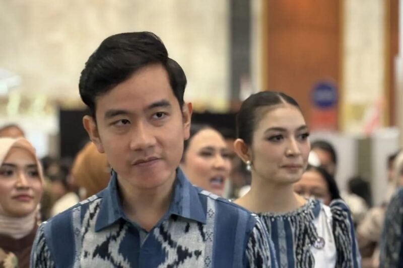 Wapres Gibran tanggapi putusan MK soal ijazah usai buka INACRAFT, Rabu (7/10).