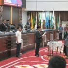 Plt. Sekda Aceh Taufik menghadiri Rapat Paripurna DPRA agenda Peresmian Pengangkatan Penggantian Antarwaktu (PAW) Anggota DPRA sisa masa jabatan 2024–2029 di Gedung Utama DPRA, Banda Aceh, Kamis (8/10/2026).