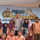 Kapolres Aceh Selatan AKBP T. Ricki Fadlianshah meresmikan rumah hasil rehab milik Mailida, janda eks kombatan GAM, di Gampong Krueng Batu, Kecamatan Kluet Utara, Aceh Selatan, pada Kamis, 8 Oktober 2026.