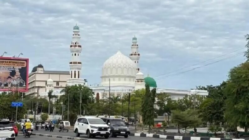 BMKG prakirakan cuaca Banda Aceh berawan sepanjang Jumat 9/10/2026, suhu 26-30 derajat Celcius, kelembapan 68-91 persen tanpa peringatan hujan deras.