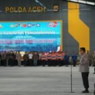 Apel gelar pasukan pengamanan Mudzakarah Internasional Ulama Tauhid Sufi Ke-II Tahun 2026 di Aula Meuligoe Polda Aceh, Jumat (9/10/2026). Sebanyak 1.820 personel gabungan TNI, Polri, dan pemerintah daerah disiagakan untuk mengamankan kegiatan yang berlangsung pada 9–11 Oktober 2026.