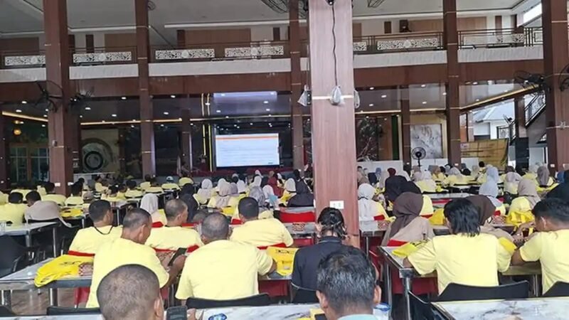 600 pelaku IKM Nagan Raya ikut pelatihan wirausaha baru oleh Ditjen IKMA Kemenperin dan DPR RI Teuku Zulkarnaini di Nagan Premium Ujong Patihah 10/10/2026.
