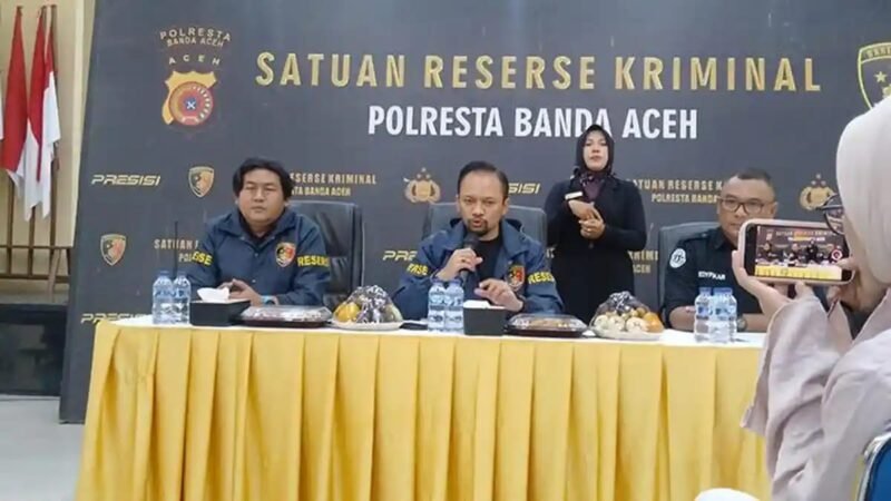 Polresta Banda Aceh ungkap kematian Muhammad Rasya Fadillah (18), calon taruna Poltekpel Malahayati, bukan tindak pidana. Kasat Reskrim Kompol Miftahuda Dhiza Fezuono, Sabtu (10/10/2026): diagnosis DBD, trombosit rendah, forensik tak temukan kekerasan. 