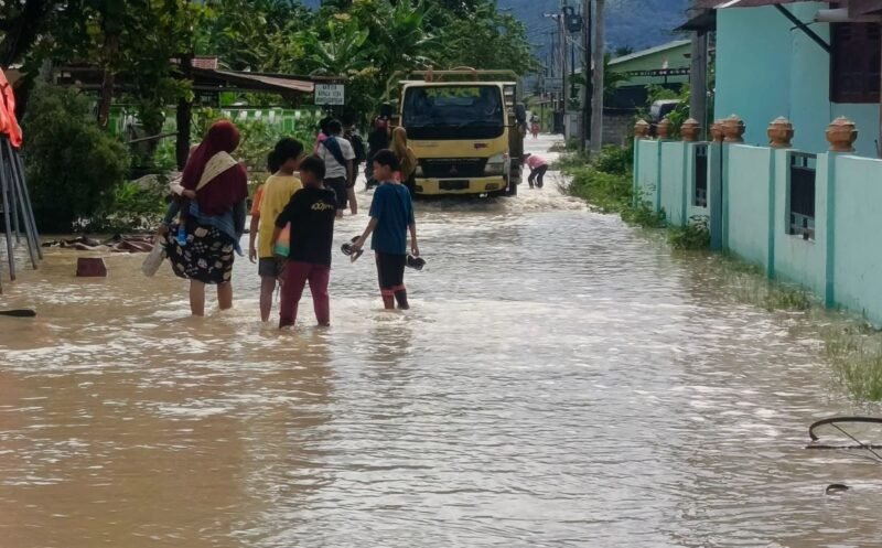 Warga Kecamatan Bambel mendesak Balai Wilayah Sungai (BWS) Sumatra I segera mengambil langkah penanganan jangka panjang banjir tahunan di Aceh Tenggara.