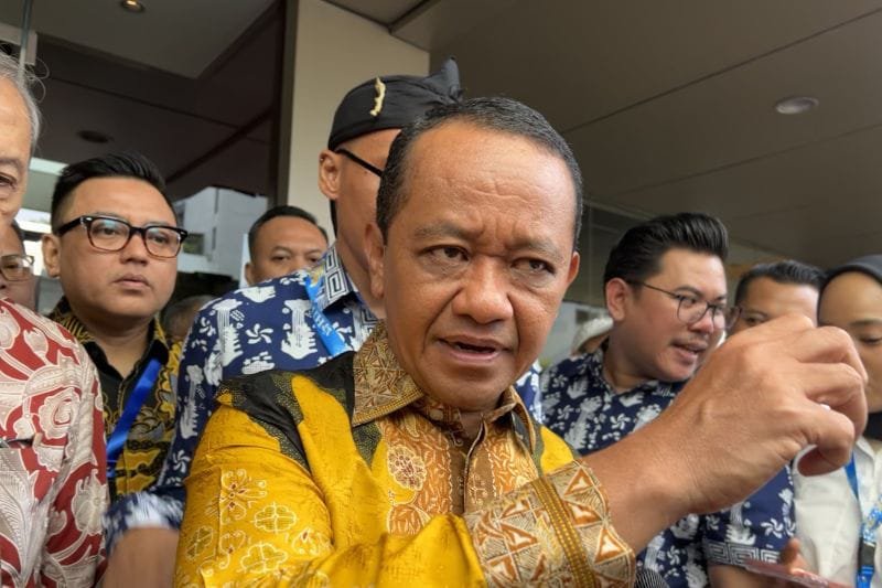 Menteri Koordinator Bidang Hilirisasi dan Transisi Energi sekaligus Menteri ESDM Bahlil Lahadalia menyetujui kerja sama penjualan hasil produksi sumur minyak rakyat di Aceh kepada Kontraktor Kontrak Kerja Sama (KKKS) Medco dan Pertamina.