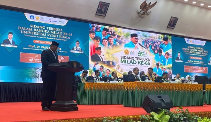 Ketua MWA Universitas Syiah Kuala (USK) Safrizal ZA menegaskan transformasi dan inovasi perguruan tinggi harus berdampak nyata bagi masyarakat dalam orasi ilmiah Milad ke-65 USK di Gedung AAC Dayan Dawood, Senin (12/10/2026). 