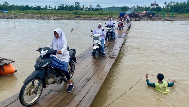 Wabup Aceh Utara Tarmizi Panyang menyatakan pemerintah pusat telah anggarkan pembangunan jembatan rangka baja 170 meter di Kecamatan Sawang yang masuk proyek multiyears dan kini tahap lelang, Selasa (13/10/2026).