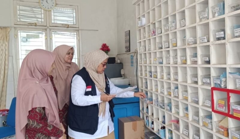 BBPOM Banda Aceh temukan 17 dari 146 sarana farmasi TMK periode Jan-Sept 2026. Kepala BBPOM Riyanto: sasar PBF, IFK, RS, Puskesmas, Apotek.
