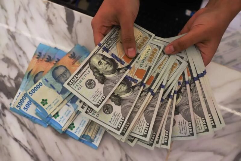 BI catat ULN Pemerintah Agustus dua ribu dua enam dua ratus dua puluh koma sembilan miliar dolar tumbuh tiga koma tiga persen dipicu inflow SBN tanda percaya investor.