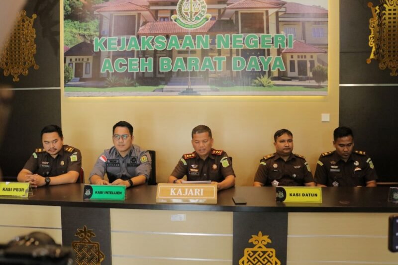 Kejari Abdya tetapkan M Keuchik Pante Perak periode 2024 tersangka korupsi APBG 2024 rugikan negara 109 juta lebih.