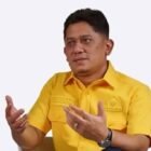 Ketua Harian Golkar Aceh Khalid Jumat 16/10/2026 imbau warga batasi aktivitas luar, khusus anak lansia rentan cegah ISPA asma iritasi mata. 