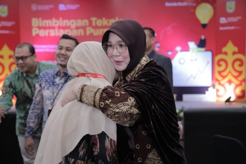 Wali Kota Illiza Saaduddin Djamal buka Bimtek Persiapan Purna Tugas ASN Pemko Banda Aceh Kamis 15/10/2026 di Hotel Rasamala.