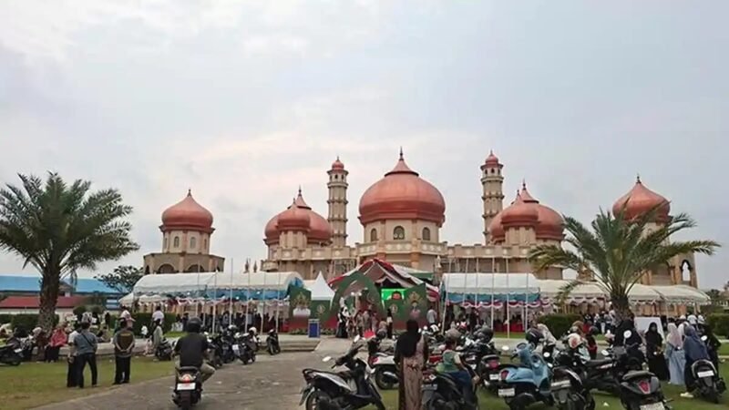 Cuaca Meulaboh Aceh Barat Minggu 18/10/2026 didominasi mendung hujan ringan BMKG Stasiun Cut Nyak Dhien Nagan Raya.