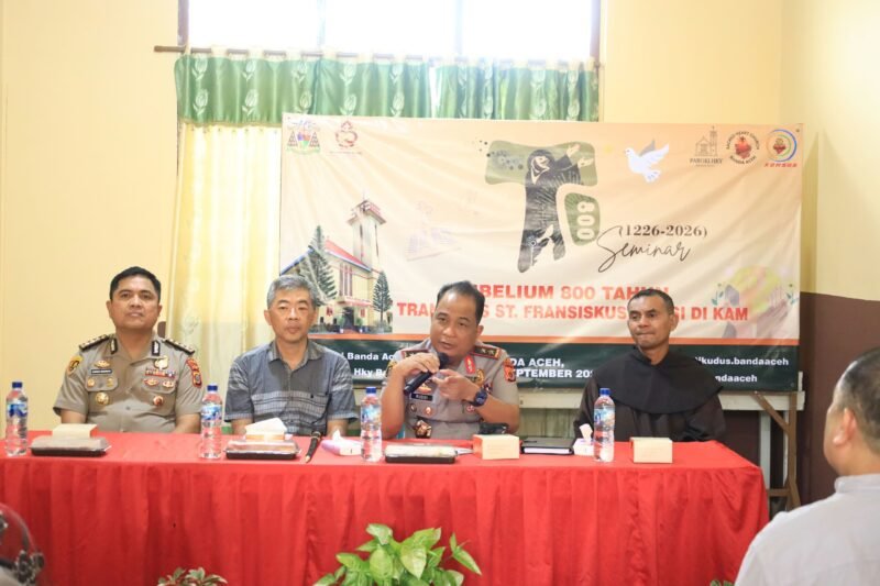 Kapolda Aceh Irjen Pol Ruddi Setiawan kegiatan Minggu Kasih sampaikan pesan kamtibmas jemaat Gereja Hati Kudus Banda Aceh Minggu 18/10/2026.