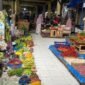 Harga bahan pokok Pasar Keutapang Aceh Besar masih tinggi beberapa bulan terakhir pembeli sepi omzet turun.