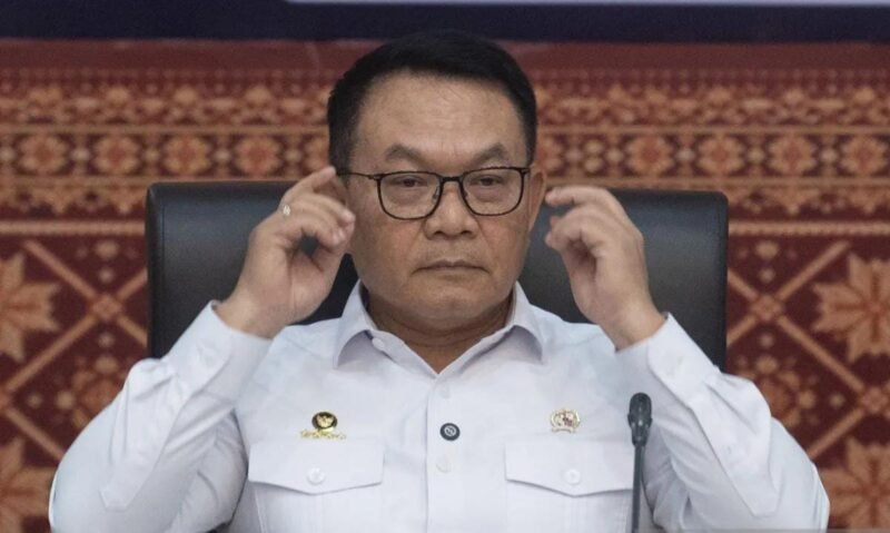 Menko Polkam Dudung Abdurachman, Senin, 19/10/2026 sebut dirinya dan jajaran menteri dipanggil Presiden Prabowo rapat penanganan karhutla jam 14.30 WIB di Kemenko Polkam, Jakarta Pusat.