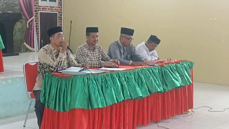 Para qari dan qariah Kafilah Kuta Baro mengikuti bimbingan dan pemantapan persiapan MTQ XXXV Aceh Besar 2026 di Aula UDKP Kecamatan Kuta Baro, Aceh Besar, pada Selasa (20/10/2026). Foto: MC Aceh Besar