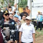 Kapolri bersama Wagub Aceh meninjau lokasi dua unit rumah toko (ruko) yang dijadikan clandestine laboratory (laboratorium sabu rahasia) oleh pihak asing.