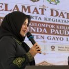 Ketua Pokja Bunda PAUD Aceh, Ny. Mukarramah Fadhlullah, membuka kegiatan Penguatan Kelompok Kerja Bunda PAUD Kabupaten Gayo Lues yang berlangsung di Balai Pendopo Bupati Gayo Lues, Rabu (28/10/2026). Foto: Humas Pemerintah Aceh