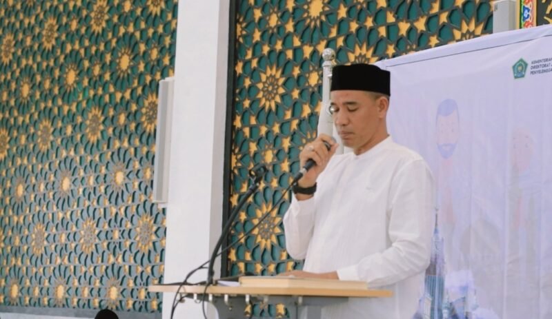 Wakil Bupati Aceh Utara Tgk. Tarmizi Panyang menghadiri peringatan Hari Santri Nasional 2026 di Lapangan Kantor Bupati Aceh Utara, Landeng, Lhoksukon, pada Kamis (22/10/2026). Foto: NA 