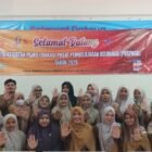 Kepala Bidang Pemenuhan Hak Anak DP3A Aceh, Azizah, S.Pd., M.Pd., membuka kegiatan PUSAKA yang diikuti 25 guru BK SMA dan SMK di Ruang Multimedia SMA Negeri 4 Banda Aceh. Foto: DP3A Aceh