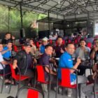 Ketua PWI Aceh, Nasir Nurdin didampingi Pengurus PWI Simeulue foto bersama dengan pejabat Pemkab Simeulue: Wabup, Sekda, dan SKPA terkait di Sinabang, Selasa malam, 20 Oktober 2026.